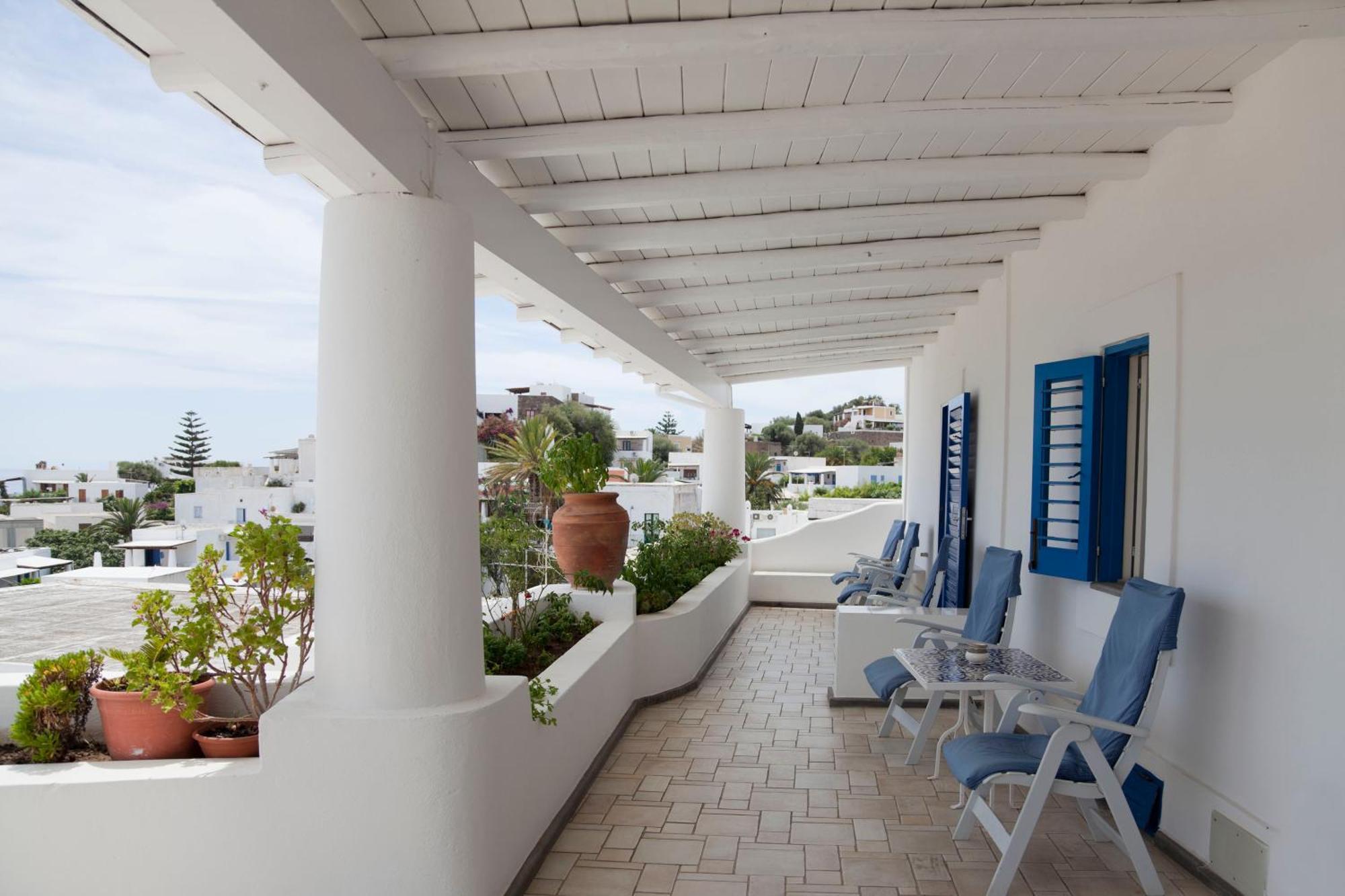 Hotel La Terrazza Panarea Exterior foto